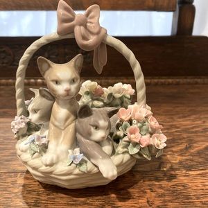 Lladro cesta con gatitos y flores #1.444